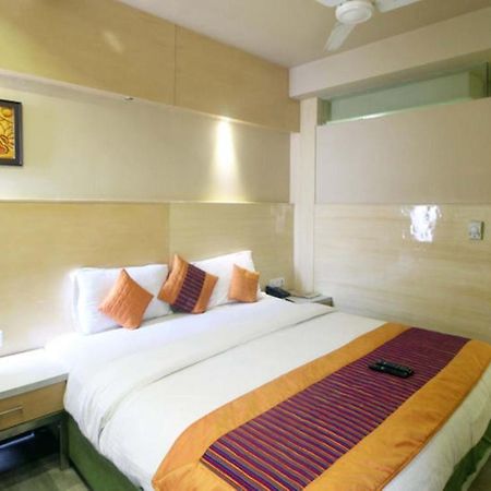 Hotel O Mahipalpur Inn Nueva Delhi Exterior foto