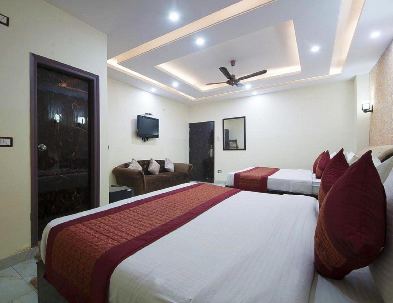 Hotel O Mahipalpur Inn Nueva Delhi Exterior foto