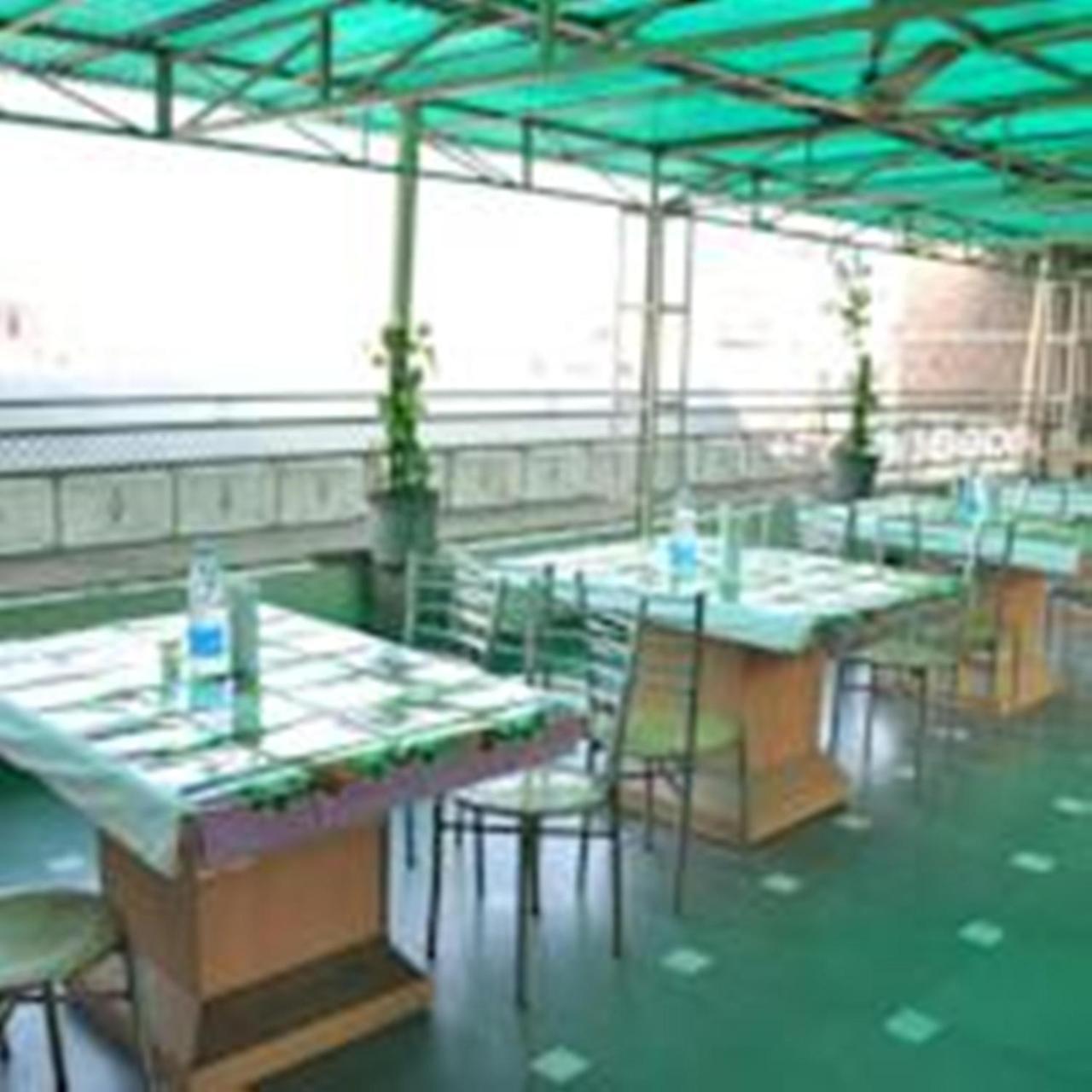 Hotel O Mahipalpur Inn Nueva Delhi Exterior foto