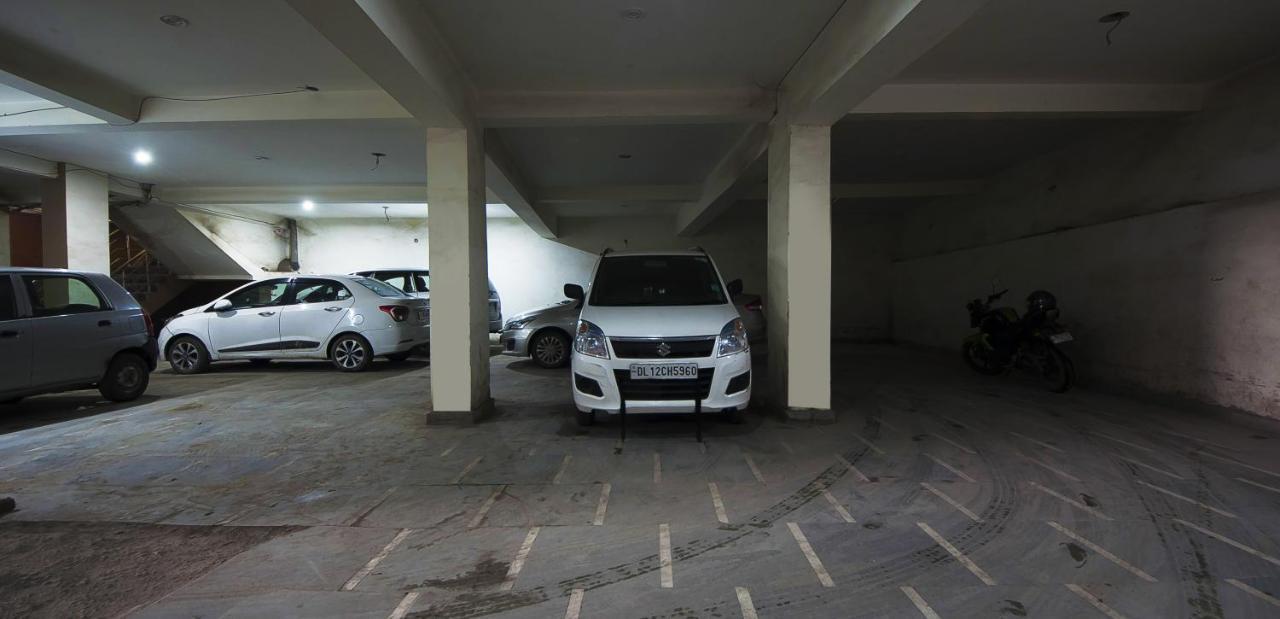 Hotel O Mahipalpur Inn Nueva Delhi Exterior foto