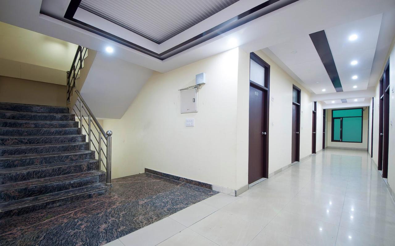Hotel O Mahipalpur Inn Nueva Delhi Exterior foto